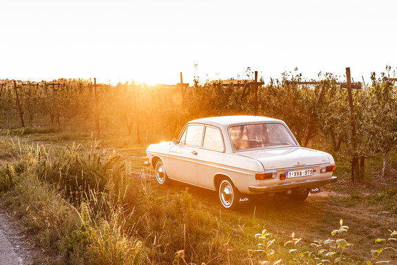 Oldtimerverhuur-wagen-audi-60L-4.jpg