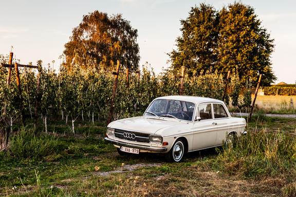 Oldtimerverhuur-wagen-audi-60L-9.jpg