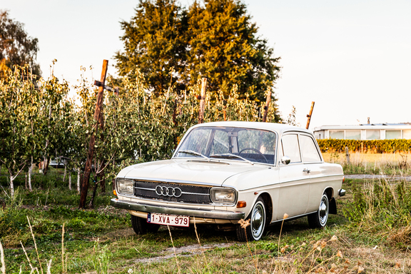 Oldtimerverhuur-wagen-audi-60L-10.jpg