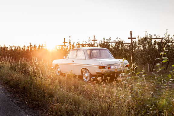 Oldtimerverhuur-wagen-audi-60L-15.jpg